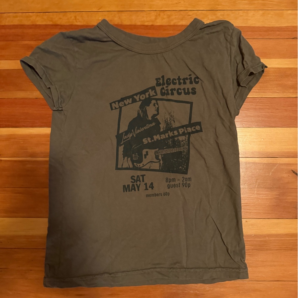 BRANDY MELVILLE Electric Circus Grey-Brown Graphic Tee